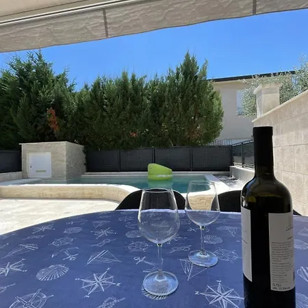 בית נופש Monte Kope By Interhome פולה